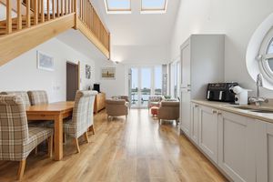 Harbour Square- click for photo gallery